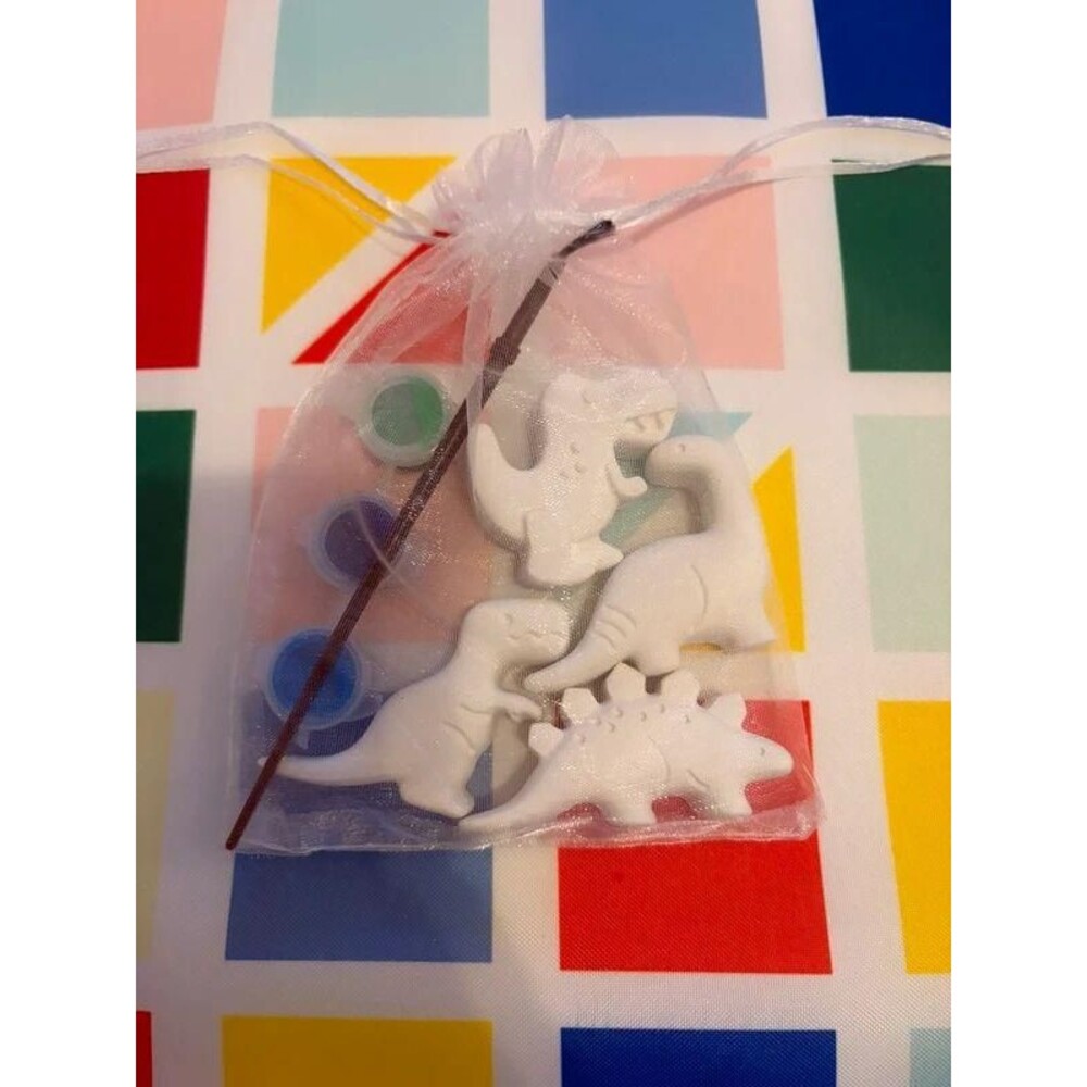 Paint Your Own Dinosaur Kit‎